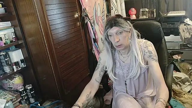 Ombeline1 online show from April 21, 2026, 6:52 am