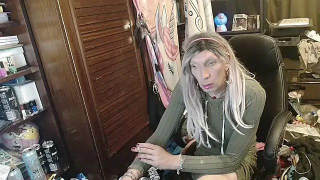 Ombeline1 online show from April 22, 2026, 7:48 pm