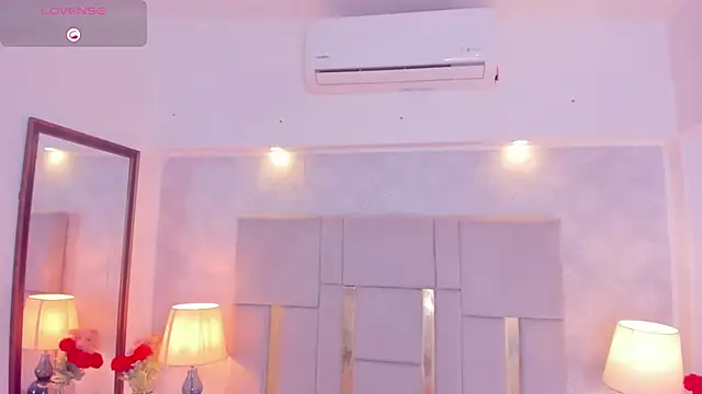 Camilaa Sanchez  online show from February 3, 2025, 10:58 am