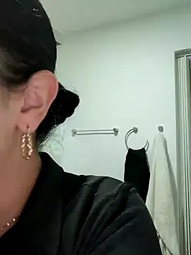 Lia Hurley online show from December 11, 2024, 12:44 pm