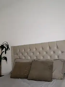 Lia Hurley online show from December 20, 2024, 3:42 pm