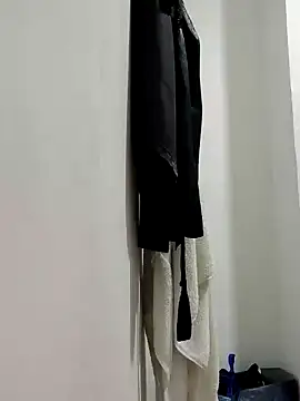 Lia Hurley online show from December 21, 2024, 8:00 pm