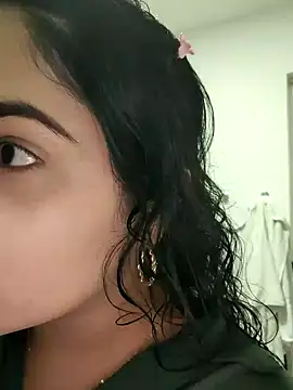 Lia Hurley online show from January 17, 2025, 4:47 pm