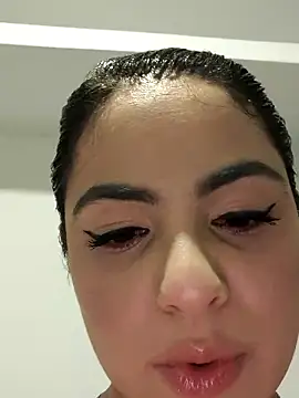 Lia Hurley online show from March 5, 2025, 6:12 pm