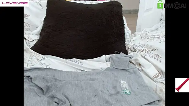 Hot Candy  online show from March 1, 2025, 4:54 pm