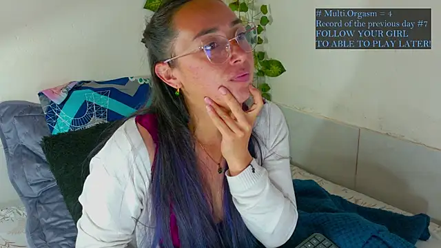 Snapshot of Hot_Candy_ chatting on July 7, 2026, 6:47 am Hot Candy online show from July 7, 2026, 6:47 am