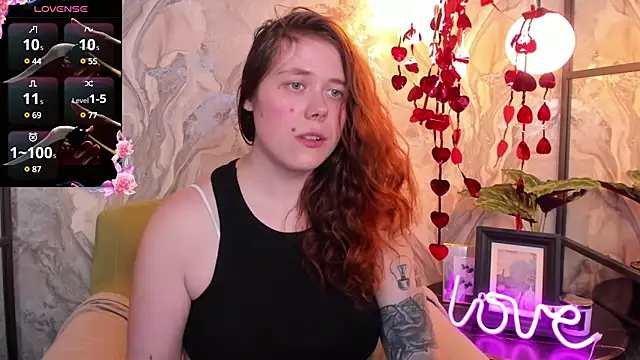 SophiePure online show from February 14, 2025, 2:39 am