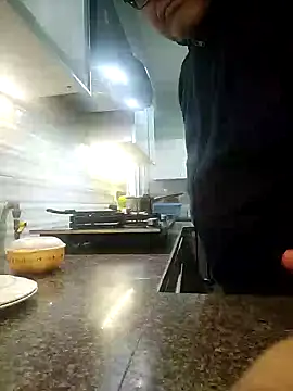 Nuttysub online show from January 4, 2025, 3:29 am