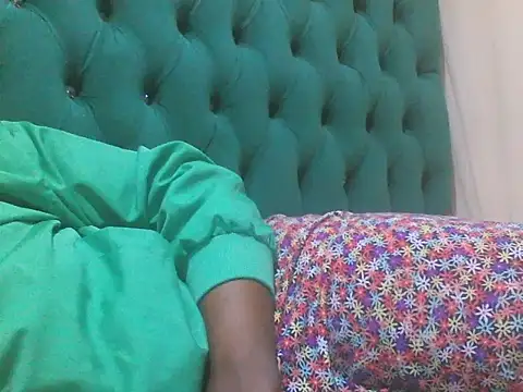 Snapshot of Sexy_Riri chatting on October 7, 2025, 1:41 pm Sexy Riri online show from October 7, 2025, 1:41 pm