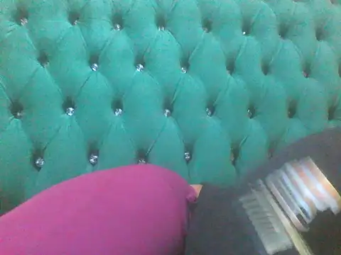 Snapshot of Sexy_Riri chatting on October 28, 2025, 9:28 pm Sexy Riri online show from October 28, 2025, 9:28 pm