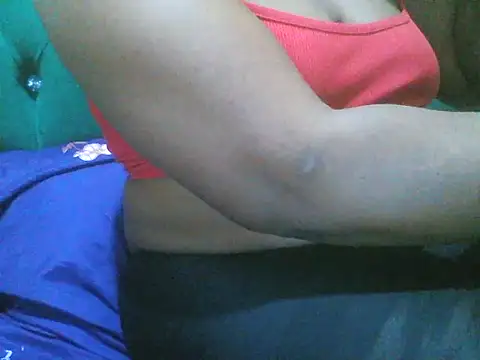 Snapshot of Sexy_Riri chatting on November 6, 2025, 4:13 am Sexy Riri online show from November 6, 2025, 4:13 am