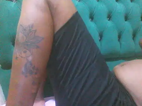 Snapshot of Sexy_Riri chatting on November 28, 2025, 3:31 am Sexy Riri online show from November 28, 2025, 3:31 am