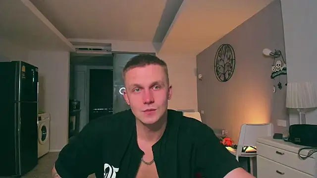 Samuel Andrew online show from October 19, 2025, 2:12 am