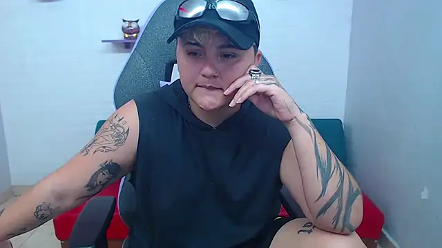 isabeautyx19 online show from February 1, 2025, 1:55 am