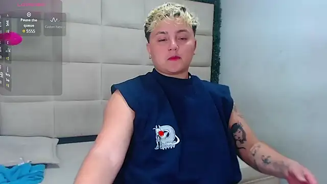 isabeautyx19 online show from February 27, 2025, 2:42 am