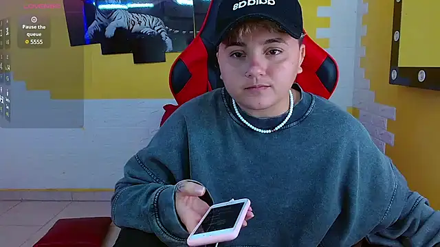 isabeautyx19 online show from March 9, 2025, 4:27 am