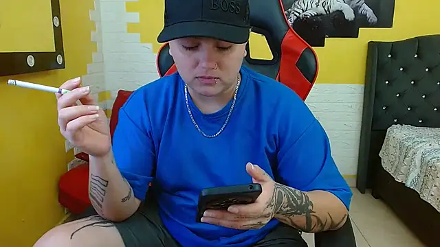 isabeautyx19 online show from September 24, 2025, 1:42 am