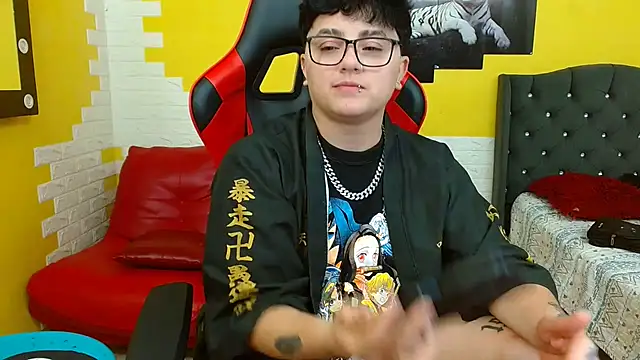 isabeautyx19 online show from October 15, 2025, 3:28 am