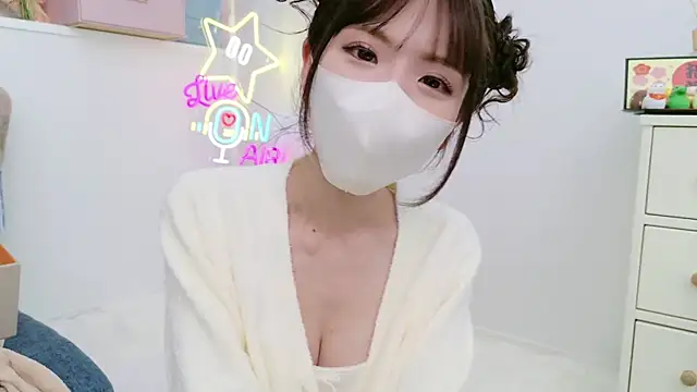 -minami- online show from January 13, 2025, 6:49 am