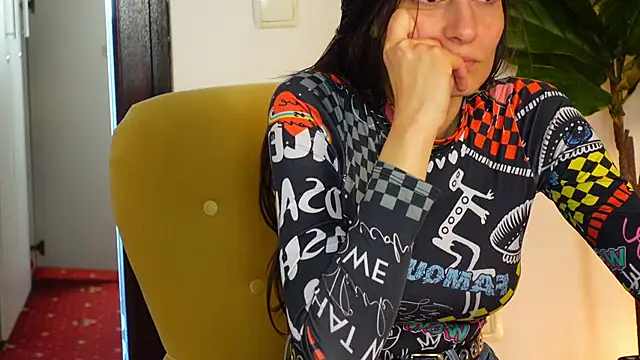 NinaCrystal1 online show from April 23, 2026, 5:52 am