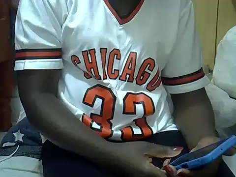 ebonyzoe online show from June 3, 2026, 1:25 pm