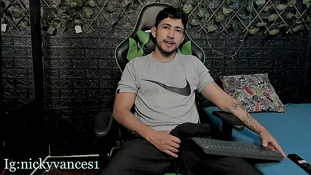 nicky vances online show from October 22, 2025, 6:40 pm