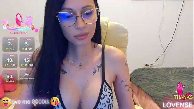 kissnicol32 online show from November 8, 2025, 4:51 pm