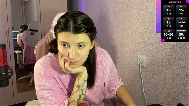 Katrin  kiss online show from February 6, 2025, 2:37 pm