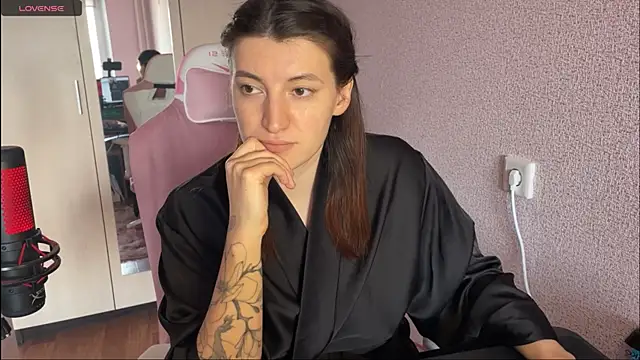 Katrin  kiss online show from February 14, 2025, 12:47 pm