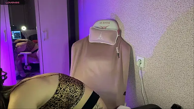 Katrin  kiss online show from February 16, 2025, 4:21 pm