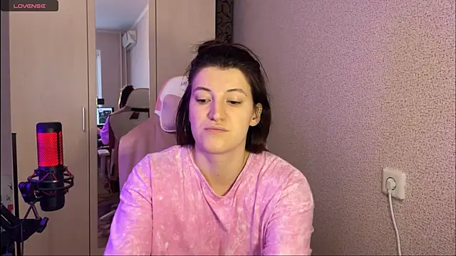 Katrin  kiss online show from February 24, 2025, 1:42 pm