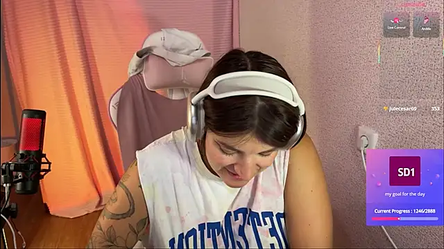 Katrin  kiss online show from September 22, 2025, 8:11 pm