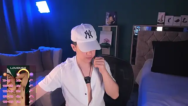 Brat  online show from September 19, 2025, 7:03 pm