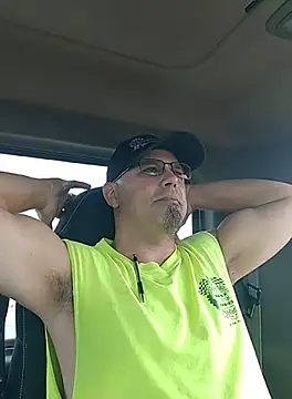 KrazyLegz online show from September 27, 2025, 5:40 pm