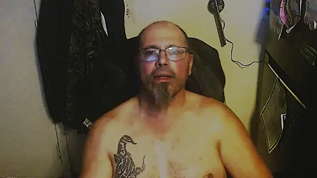 KrazyLegz online show from November 7, 2025, 12:10 am