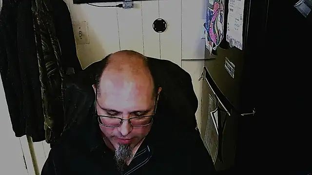 KrazyLegz online show from November 12, 2025, 11:58 pm