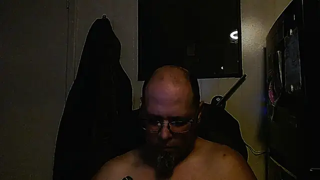 KrazyLegz online show from November 17, 2025, 8:53 am