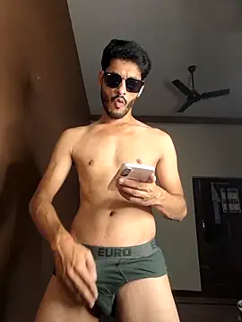 Snapshot of Palyboy426 chatting on September 22, 2025, 1:24 pm Palyboy426 online show from September 22, 2025, 1:24 pm