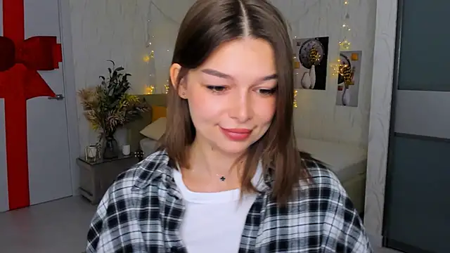 ContinentOfTranquility online show from February 4, 2025, 1:13 am