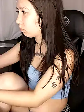 Japabaixinha online show from January 2, 2025, 2:43 am