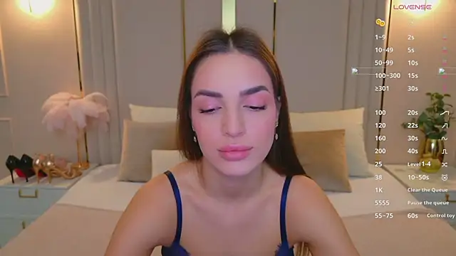 BellaHalles online show from January 6, 2026, 6:06 am