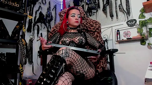 Agatha BDSM online show from December 10, 2024, 10:05 pm