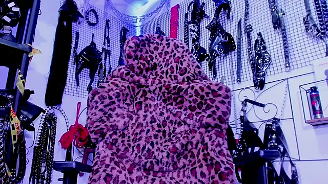 Agatha BDSM online show from March 19, 2025, 9:48 pm