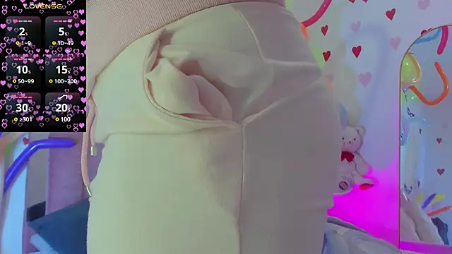 LoveQueen2 online show from February 28, 2025, 11:58 am