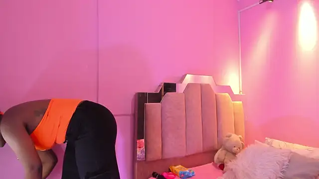 LoveQueen2 online show from October 11, 2025, 11:31 am