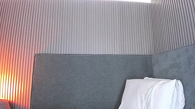 emelie 89 online show from November 29, 2025, 12:52 pm