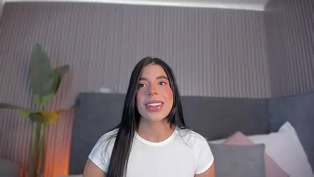 Snapshot of emelie_89 chatting on May 9, 2026, 12:32 pm emelie 89 online show from May 9, 2026, 12:32 pm