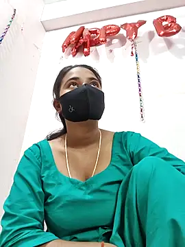 wildbabes online show from April 23, 2026, 7:38 pm