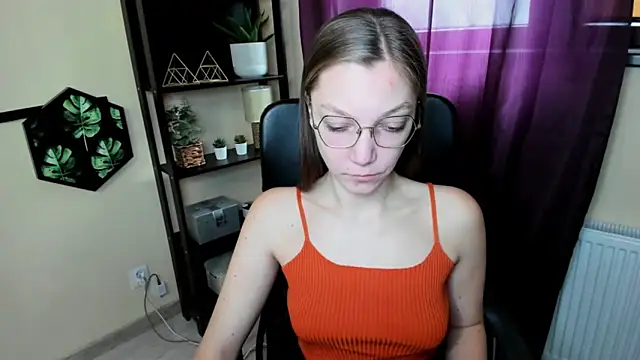 EmillyPlay online show from March 21, 2025, 6:49 am