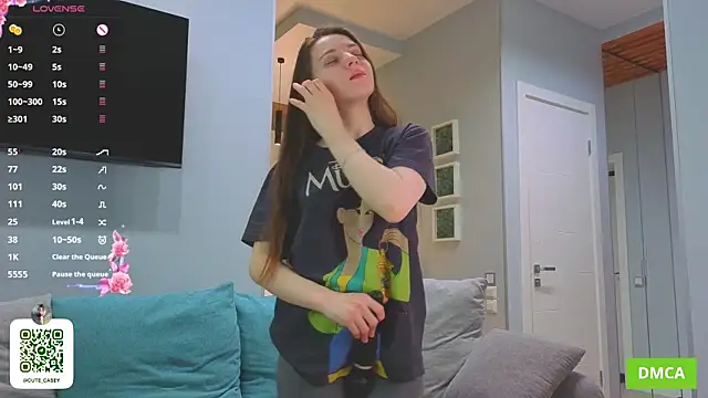 DonnaBurkee online show from November 3, 2025, 5:42 am